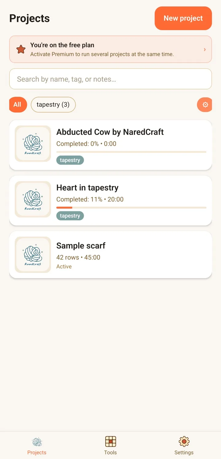 RoundCraft project list showing progress and time tracked per project
